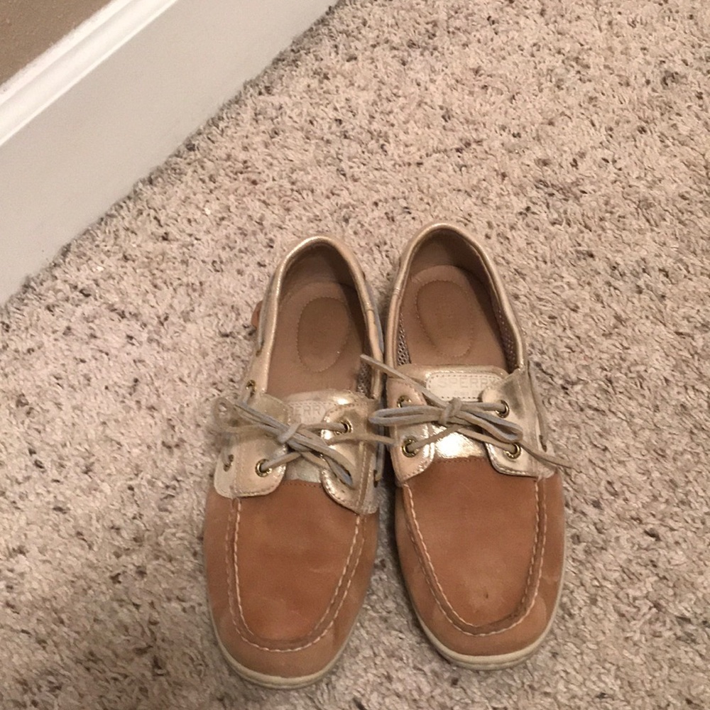 Sperry boat shoes size 9